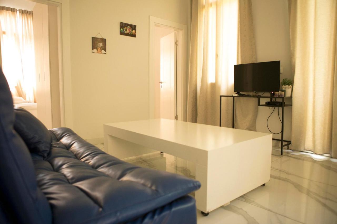 Bauhaus Stylish Apartments - By Bookiz Tel Aviv Exterior photo